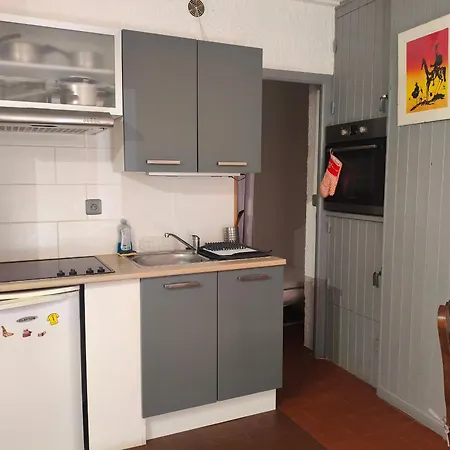 Apartment Avec Piscine - 3 Pers., A 150m - Fr-1-776-158